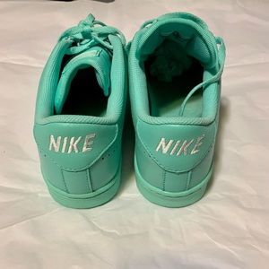 Nike Tennis Classic Premium GS Shoes